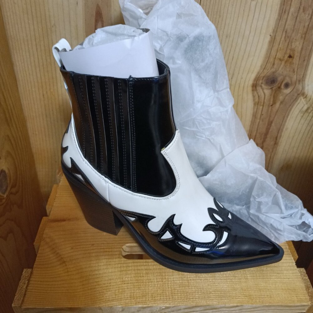 New-In-Box Shoedazzle "Faye" Razzle Dazzle Cowgirl Bootie